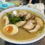 ラーメン 前田家 - チャーシューメン、煮玉子トッピング