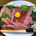 渡辺商店 - 約２０００円のマグロの刺身盛り