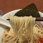 酒肴場 屯 - ツルパツの細ストレート麺の食感も抜群