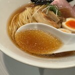 酒肴場 屯 - ほどよい煮干し感に芳醇でコクのあるカエシの風味が絶妙