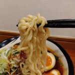 俺の中華たなか家 - 自家製太麺リフト⤴️　胡麻ダレ坦々スープをシッカリ絡めて♬きます(^_^)v