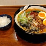 俺の中華たなか家 - 「俺中担々麺赤」と「半ライス」着丼＼(^o^)／