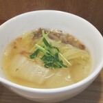 キッチン ブルー グローブ - 白菜と茸のスープ