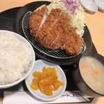 とんかつ 和栗 - 上ロースかつ定食