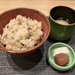 Yuuzen - 炊き込みご飯、味噌汁、お新香