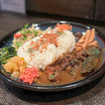 創作居酒家 NoBuSHo - ２０２４年１月再訪：豚もつのヴィンダルゥ赤ワインのコクと旨み ＆ グリーンカレーキーマ創作タイカレー☆