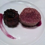 Ripaille - プラムのアイスクリームとカヌレ