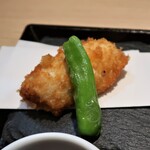 Kanya Hiro - 揚げ立ての鶏のフライ＆シシトウ