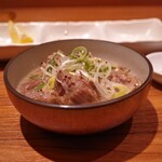 焼肉 神宮 - 九州黒毛和牛の牛すじ煮