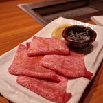 焼肉 神宮 - 極み牛タン