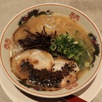 くまめん - 熊本元祖！玉名ラーメン　950円