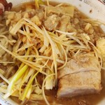 豚山 - 小ラーメン　白髪ネギトッピング