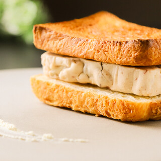 You can enjoy it at home too! "An butter sandwich" and "hors d'oeuvre"