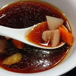 らーめん 鉢ノ葦葉 - 根菜はつけ汁に浸して…