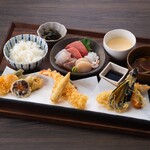 Lunch only! Set of 10 types of Tempura and 5 types of sashimi set meal 3,000 yen