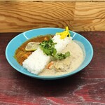 エピタフカレー - 豚と長葱、ホタテカレーの合掛け