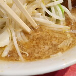 ラーメン二郎 - スープ