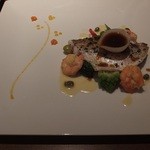 French Hana - 淡路の天然の真鯛のオーブン焼き　オマール海老のソースにて