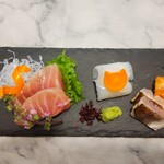 海鮮和食 お肴ぬこ - お刺身、ぬこの乗っている烏賊、とろけるよう