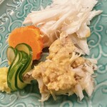 割烹 白鷹 - ワタリガニの蟹酢。オレンジ色は蒸した内子。手前は蟹味噌です