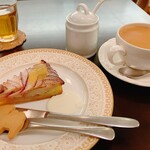 森のらくだ - ミルクティーとりんごのタルト