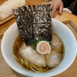 raxameniidashouten - お子様ラーメン醤油。ナルトが乗ってる！