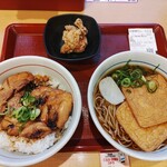 Nakau - 鶏の照り焼き丼 大、きつねそば、唐揚げ(1個)