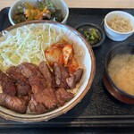 美味しいお肉の店 やまの - 