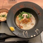 カニ蟹 crab noodle 三宮 - 