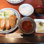 Tonkatsu Hamakatsu - ハーブ豚のバラエティかつ定食