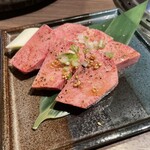 炭火焼肉 新世館 - 料理写真: