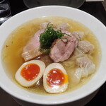 Ramen Hachino Ashiha - 塩ワンタン