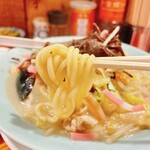 チャンポン慶造 - 太麺なんですけどね
スープ、具材とよく合ってますよ