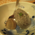 鎌倉パスタ - デザートは黒胡麻アイス