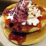 タリーズコーヒー - 料理写真:パンケーキダブルベリーハニー580円