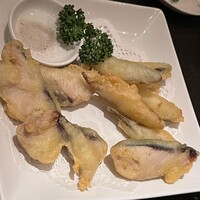 廣東料理 民生 ヒルトンプラザウエスト店 - ワカサギとブリの天ぷら