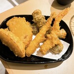 るちん製麺所 - 金プラ（玉ねぎ・海老・ちくわ）