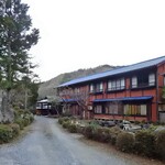 湯宿 梅ぞ乃 - 宿敷地の入り口