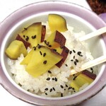 湯宿 梅ぞ乃 - 夕食（サツマイモご飯）