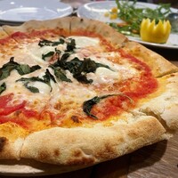 Trattoria VICINO - ピッツァ マルゲリータ @¥1100