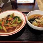 中華料理 七海香 - 牛バラ丼大盛＋半醤油ラーメン