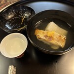 日本料理 新茶家 - 大好きな煮物椀。コブダイに合わせて出汁濃いめ。柚子香る
