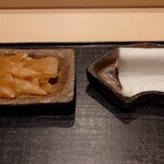 くろ﨑 - ガリ、指拭き