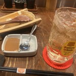 ろばた居酒屋　炭べえ - お通しと強炭酸ハイボール