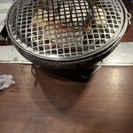 炭火焼肉 金剛園 - 炭台