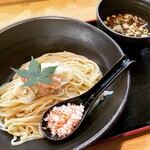 Tenka Gomen - 蟹の冷やしつけ麺