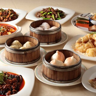 围坐在圆桌旁享用中国菜♪ 易于使用的桌席和半包厢