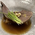 cuisine C - レモンの風味が爽やかなアクセントとなり、スープをすくうとじんわりと感じられる出汁のうまみが体に沁みた。