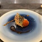 cuisine C - トリュフリゾットにフォアグラのポワレ、手前のオレンジ色はアローカナの卵。熟成味噌漬けでこれまたねっとりと深い味。