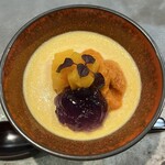 cuisine C - 下のプリンだけ食べると甘くデザートとしてもいけそうだが、ウニの塩味と合わせるとまた違った味わいの一品になる。